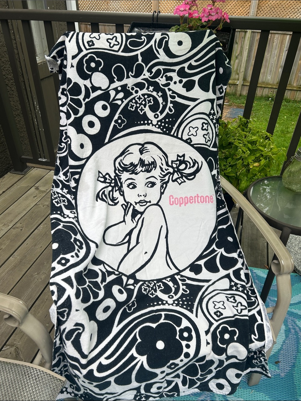 Coppertone Black & White Retro Girl Beach Towel 2007!